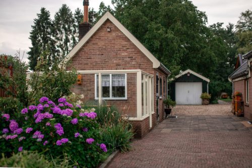 B&B